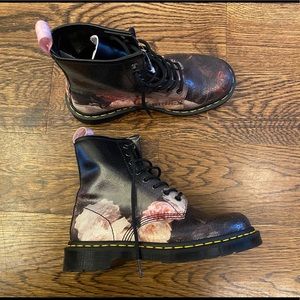 Doc Martens floral black boot